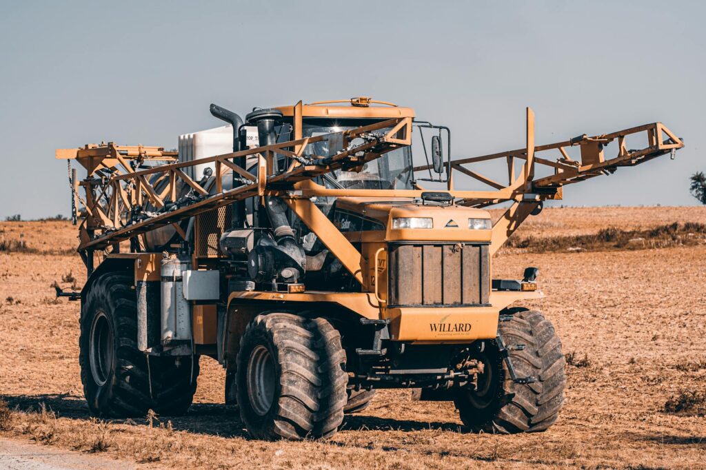 Self-Propelled Sprayer Lights: Night Spraying Safely with the Right Setup - photo by Styves Exantus on Pexels